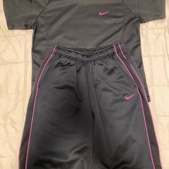 NIKE上下　・　バレー膝当ての画像