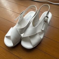 ナースサンダル