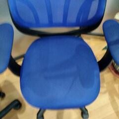 高さ調整可能　オフィスチェア　青　の画像