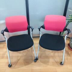 ローラー付き　座面が折り畳めるイス