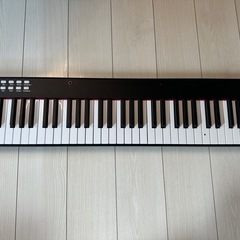 電子ピアノ　