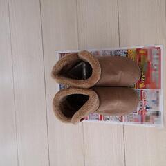 値下げ!3【まとめ売り】靴4点、服10点の画像