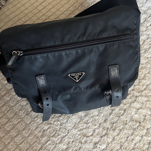 PRADAショルダーバッグ