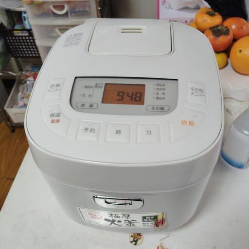 【お話し中】アイリスオーヤマ　ジャー炊飯器　5.5合炊き　22年製　中古