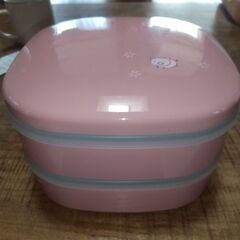 2段お弁当箱？ サイズ19センチ角の画像