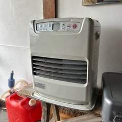 灯油ファンヒーター白