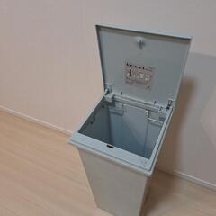 ゴミ箱　ダストボックス(2つセットで)の画像