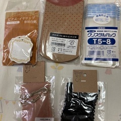 【最終値下げ】ハンドメイドパーツまとめ売り　ビーズ、金具、コットンパールの画像