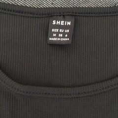 未使用SHEIN♡花がらワンピースの画像