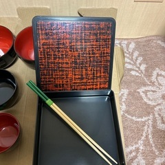 重箱大小　三段重　お椀（大５と小１は桂由美デザイン）菜箸の画像