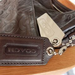 COACH ユニセックスバック　こげ茶　「未使用・本皮・軽量」　脱着式ショルダーストラップ付の画像