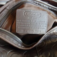 COACH ユニセックスバック　こげ茶　「未使用・本皮・軽量」　脱着式ショルダーストラップ付の画像