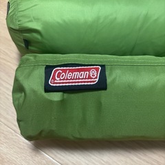 ISUKAの寝袋とColemanのエアーピローの画像