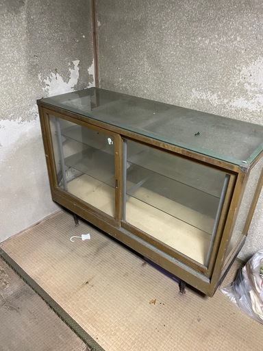 決まりました、昭和レトロ飾り棚