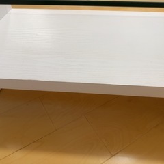 ガラスローテーブルの画像