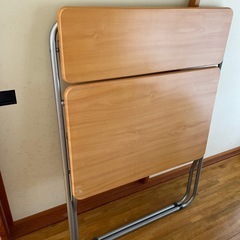 折りたたみ式2段机
の画像