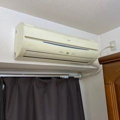 エアコン2台　カーテン×2