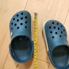 こども用クロックスの画像