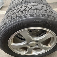 お引渡し先が決まりました　
215/60R17 スタッドレスタイ...