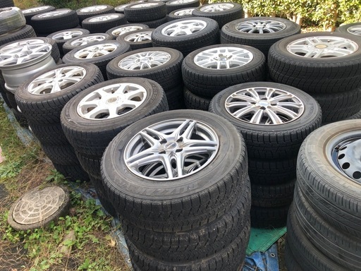 スタッドレスタイヤ多数有ります