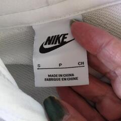 NIKEメンズパーカーエルの画像