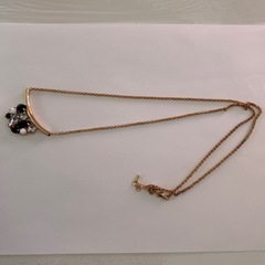 服の上からつけるネックレス