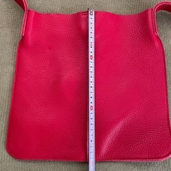 新品　おしゃれ赤　皮
ショルダーバック　　 の画像