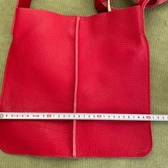 新品　おしゃれ赤　皮
ショルダーバック　　 の画像