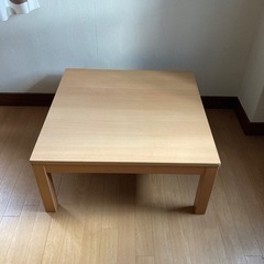 こたつ ③　コタツ