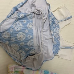 110センチ　女の子　水着とヘアキャップの画像