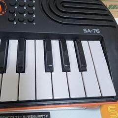 CASIO 44ミニ鍵盤 電子キーボード SA-76 ブラック&オレンジの画像