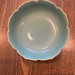 翠色の食器セットの画像