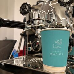 新規オープンのCafe & Barでホールスタッフのお仕事