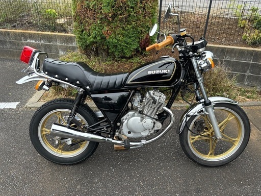 GN125H カスタム　黒　旧車スタイル　吸い込み　スズキ