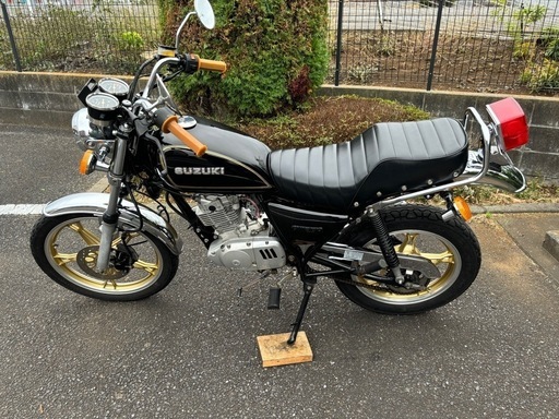 GN125H カスタム　黒　旧車スタイル　吸い込み　スズキ