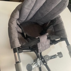 背もたれ付きテーブルチェア