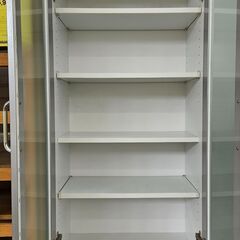 値下げしまた！　食器棚　ホワイト　2枚扉　幅(W)595mm × 奥行(D)450mm × 高さ(H)1965mm　【ジャングルジャングル堺初芝店】　堺市（東区　西区　北区　南区　堺区　美原区）高石市　泉大津市　忠岡町　和泉市　松原市　大阪狭山市の画像