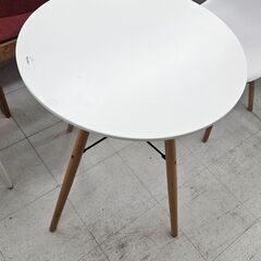 丸テーブル　ホワイト　幅(W)600mm × 奥行(D)600m...