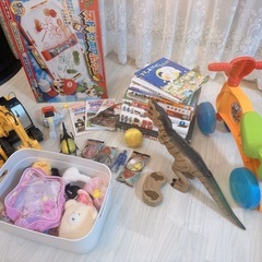 子供が喜ぶおもちゃ　恐竜　マリオ　図鑑　三輪車などの画像