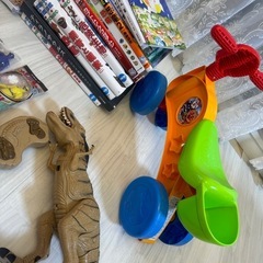 子供が喜ぶおもちゃ　恐竜　マリオ　図鑑　三輪車などの画像