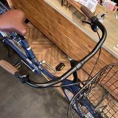 【前後タイヤ・チューブ新品！】 LEDオートライト　26インチ自転車　ネイビーブルーの画像