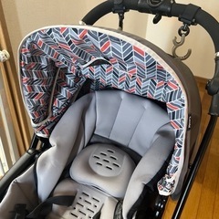 【ベビーカー　スゴカル combi】の画像