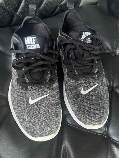 NIKE スニーカー23.5