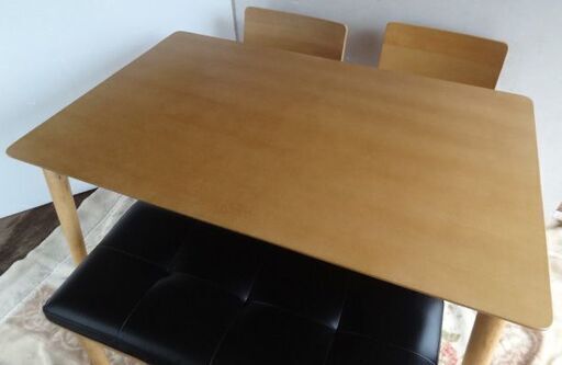 売約済み＊＊＊＊＊＊＊＊＊＊＊＊＊4人用ダイニングテーブル+ベンチ+イス2客の4点セット◇美品◇食卓テーブル◇店頭お引き取り歓迎【自社