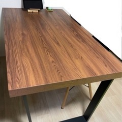 ウォルナットダイニングテーブル

