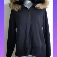 🖤新品🖤UNIQLO、ユニクロパーカー、ユニクロレディースパーカー、ユニクロフードパーカ、Hoodies, black hoodies, Uniqlo hoodiesの画像