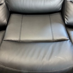 ニトリ 電動リクライニングソファ ブラック 3人掛 レザーソファ 2023年製の画像