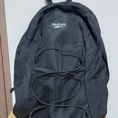 【メルカリ完売】Reebok リュック超軽量バックパック 黒