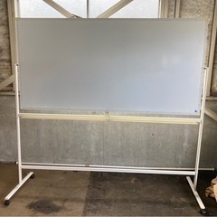 アース若松倉庫　大型ホワイトボード　　