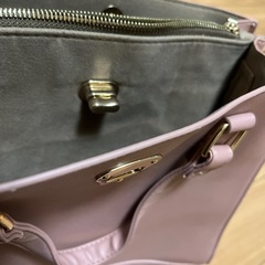 ピンクショルダーバックの画像
